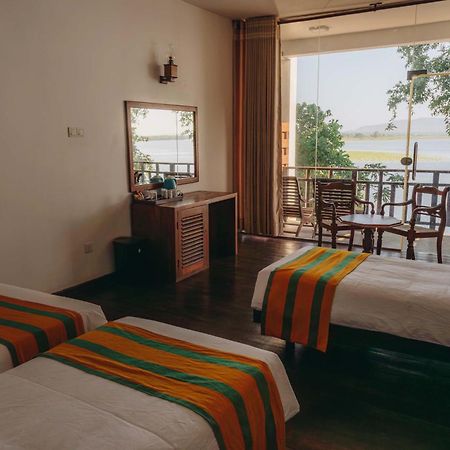 Yala Oga Reach Hotel Tissamaharama Eksteriør billede