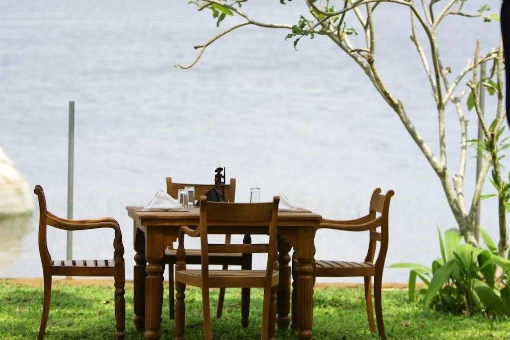 Yala Oga Reach Hotel Tissamaharama Eksteriør billede
