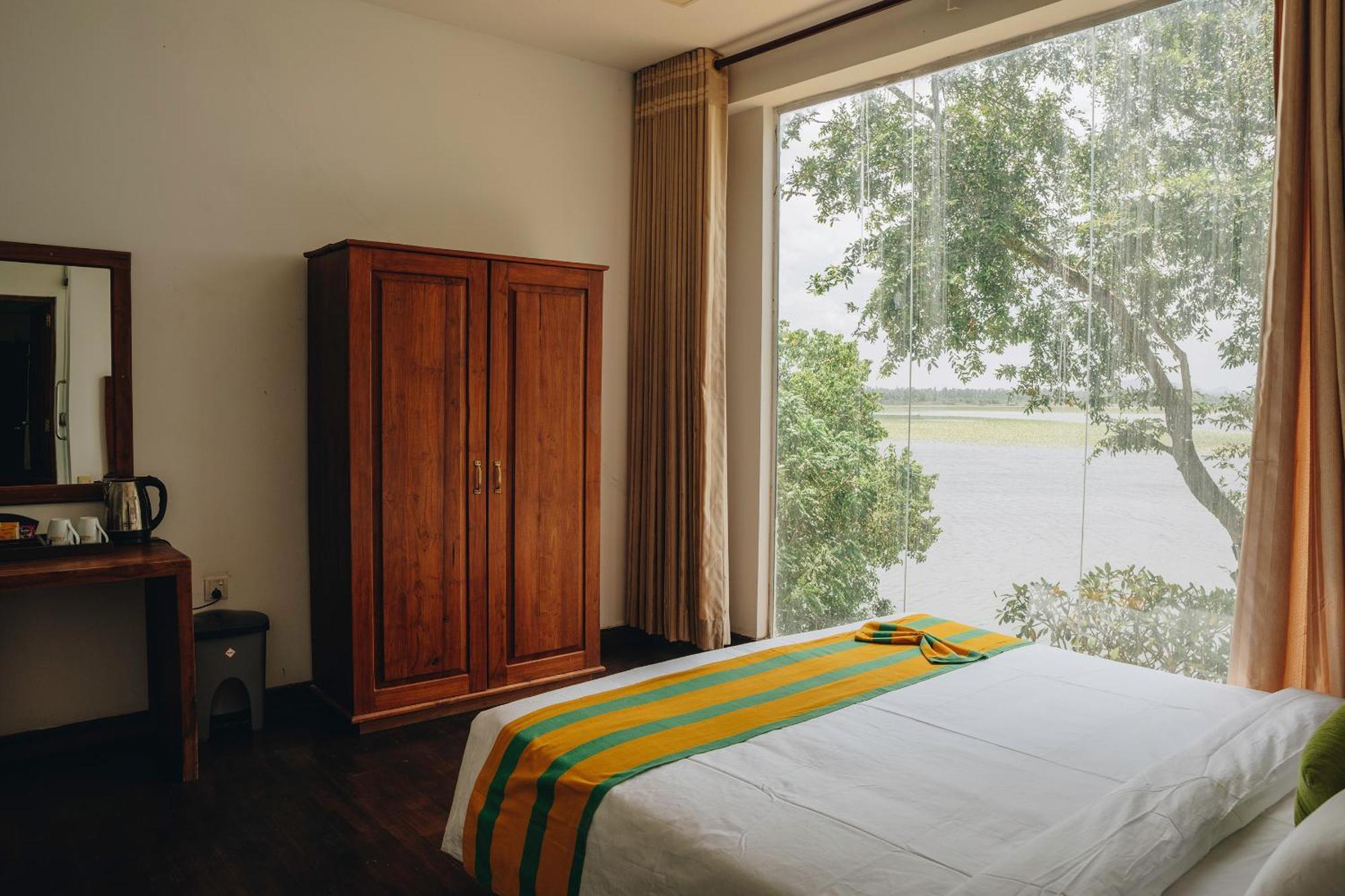 Yala Oga Reach Hotel Tissamaharama Eksteriør billede