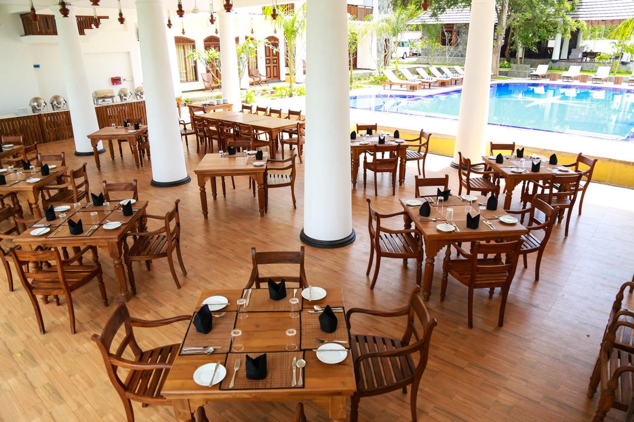 Yala Oga Reach Hotel Tissamaharama Eksteriør billede