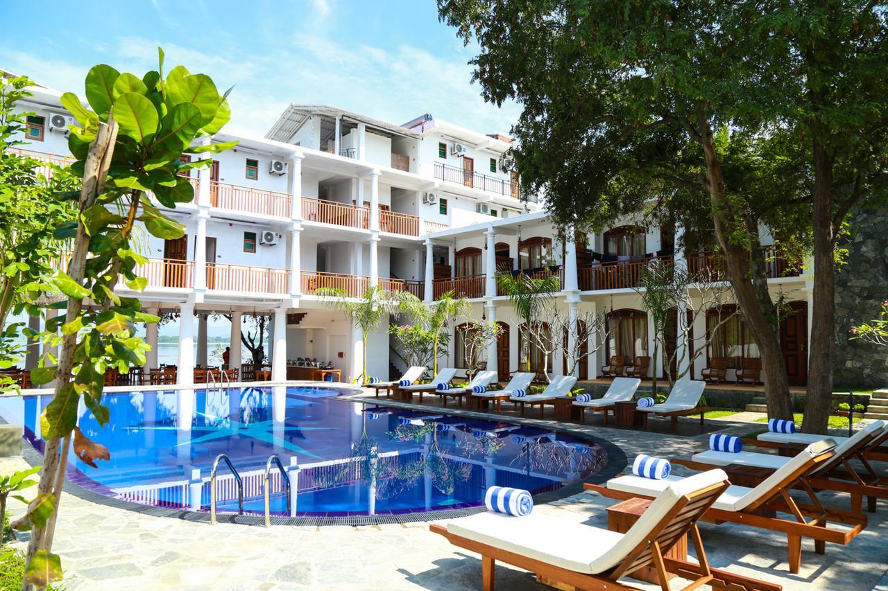 Yala Oga Reach Hotel Tissamaharama Eksteriør billede